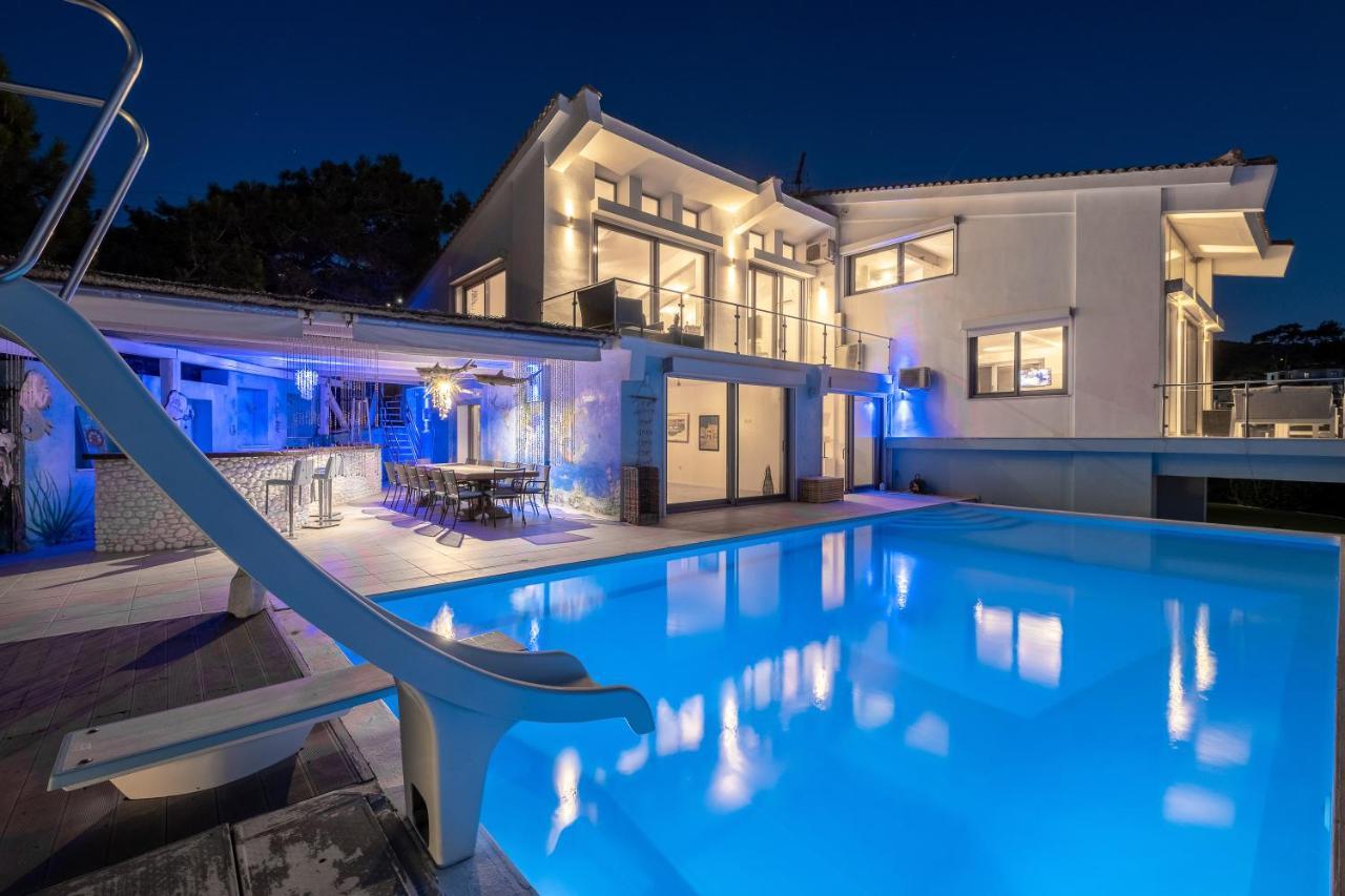Icarus Luxury Beachfront Villa Gialiskari  Exterior photo