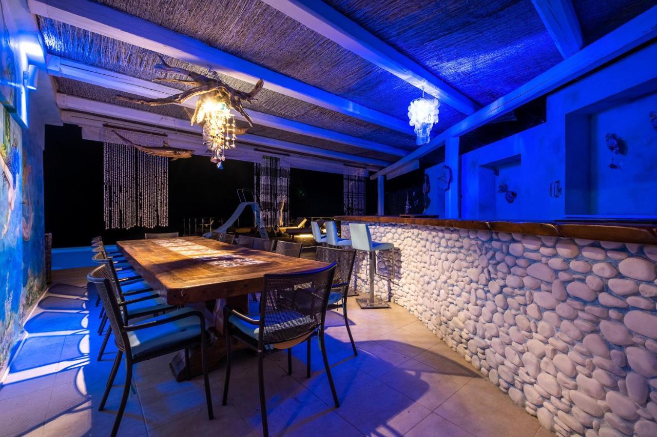 Icarus Luxury Beachfront Villa Gialiskari  Exterior photo